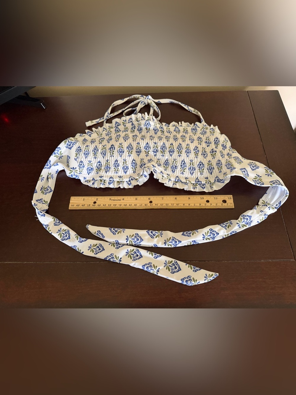 CUPSHE White Bikini Top with Blue Floral Print